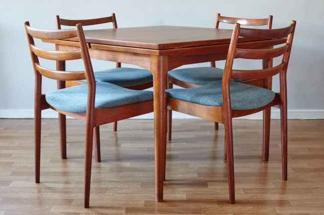 Arne Vodder Cado dining chairs 191 with matching table
