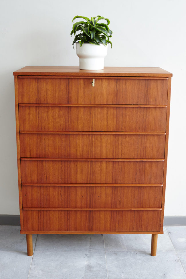 Danish 6 drawer dresser with object