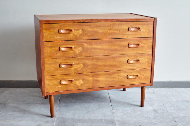 Danish dresser with drawers at an angle