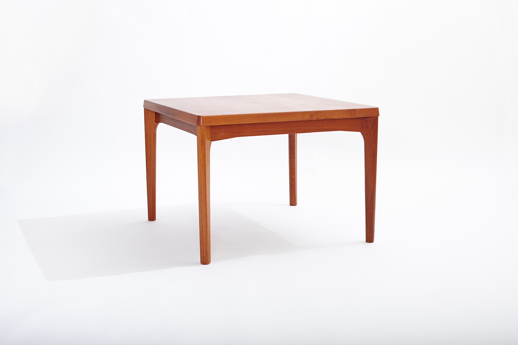 yw_henry_kjaernulf_side_table_angle_right