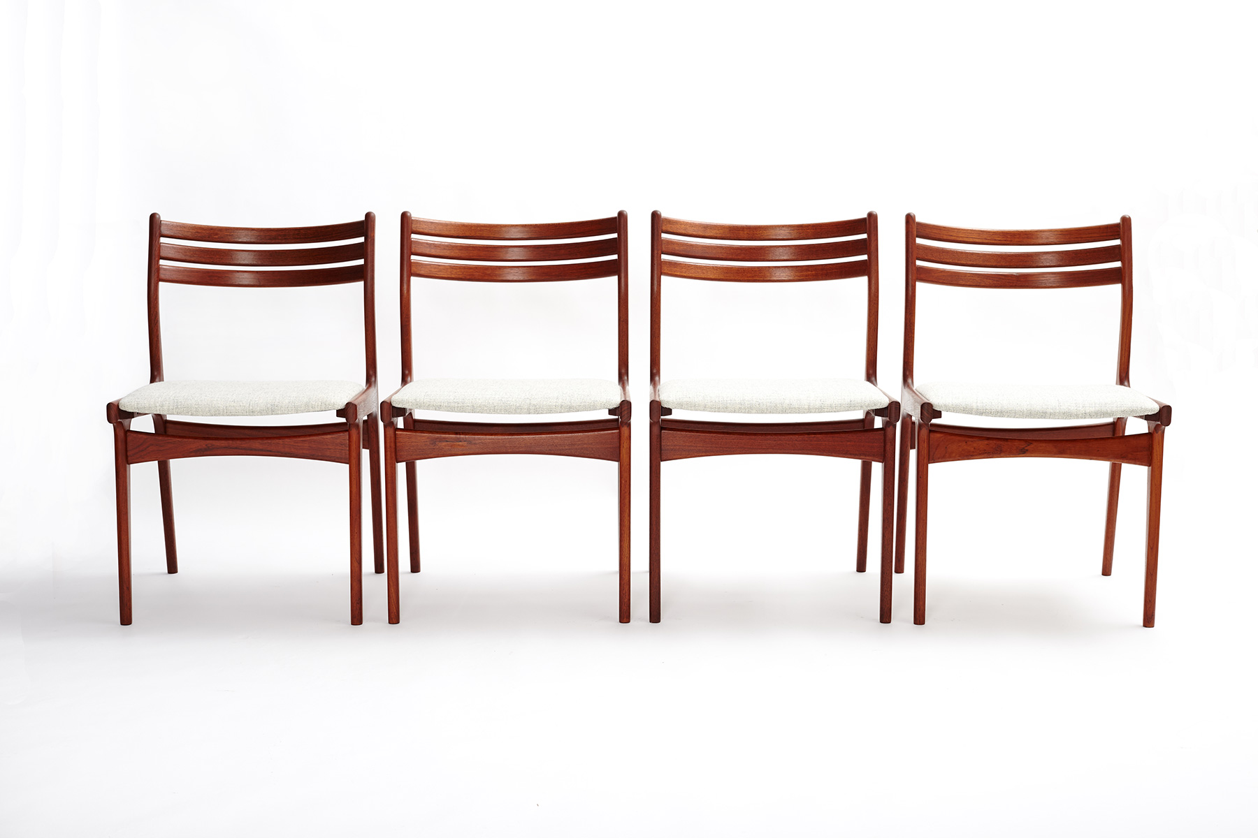johannes andersen uldum dining chairs set of four