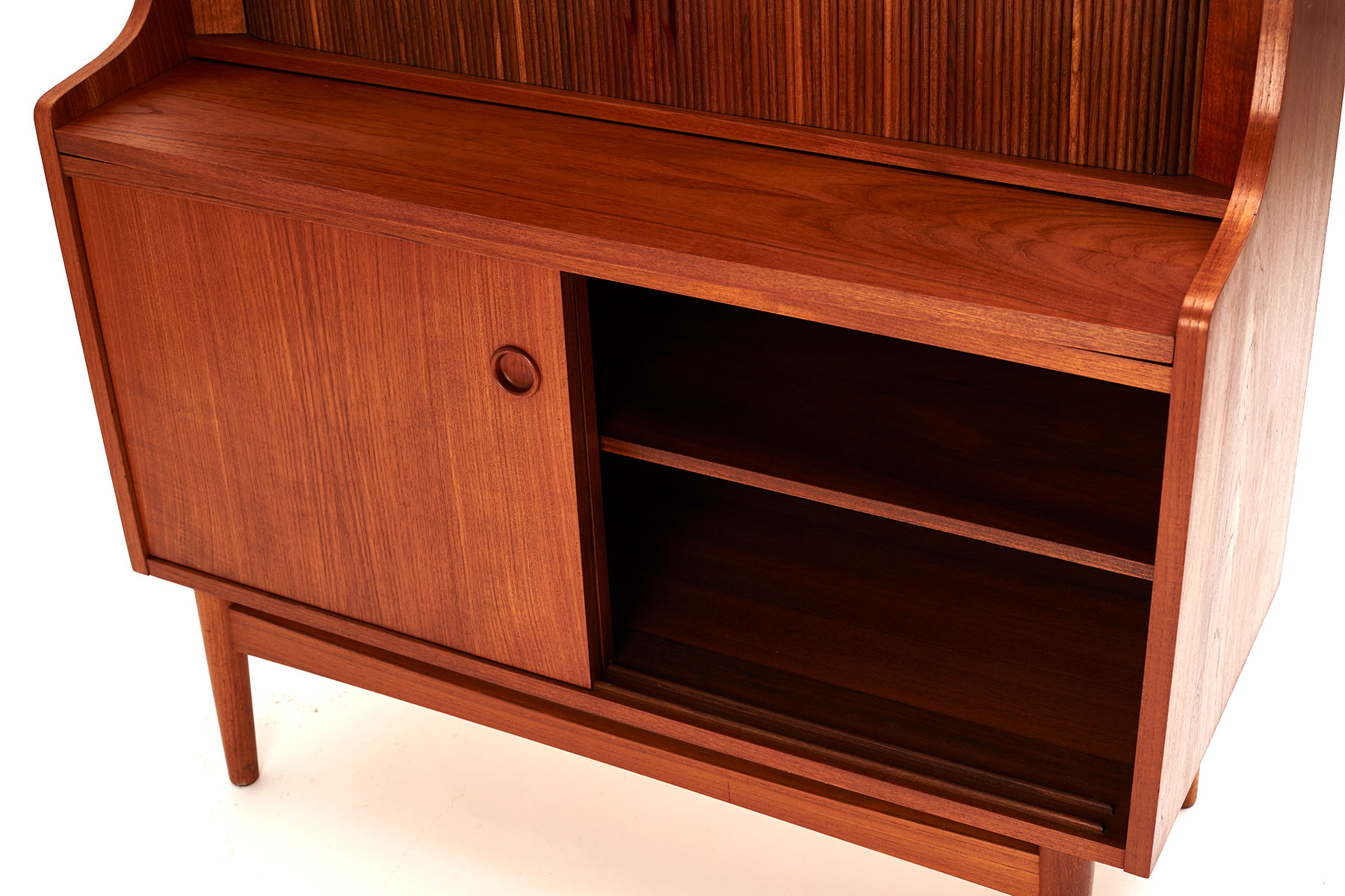 above view of the bottom cabinet door