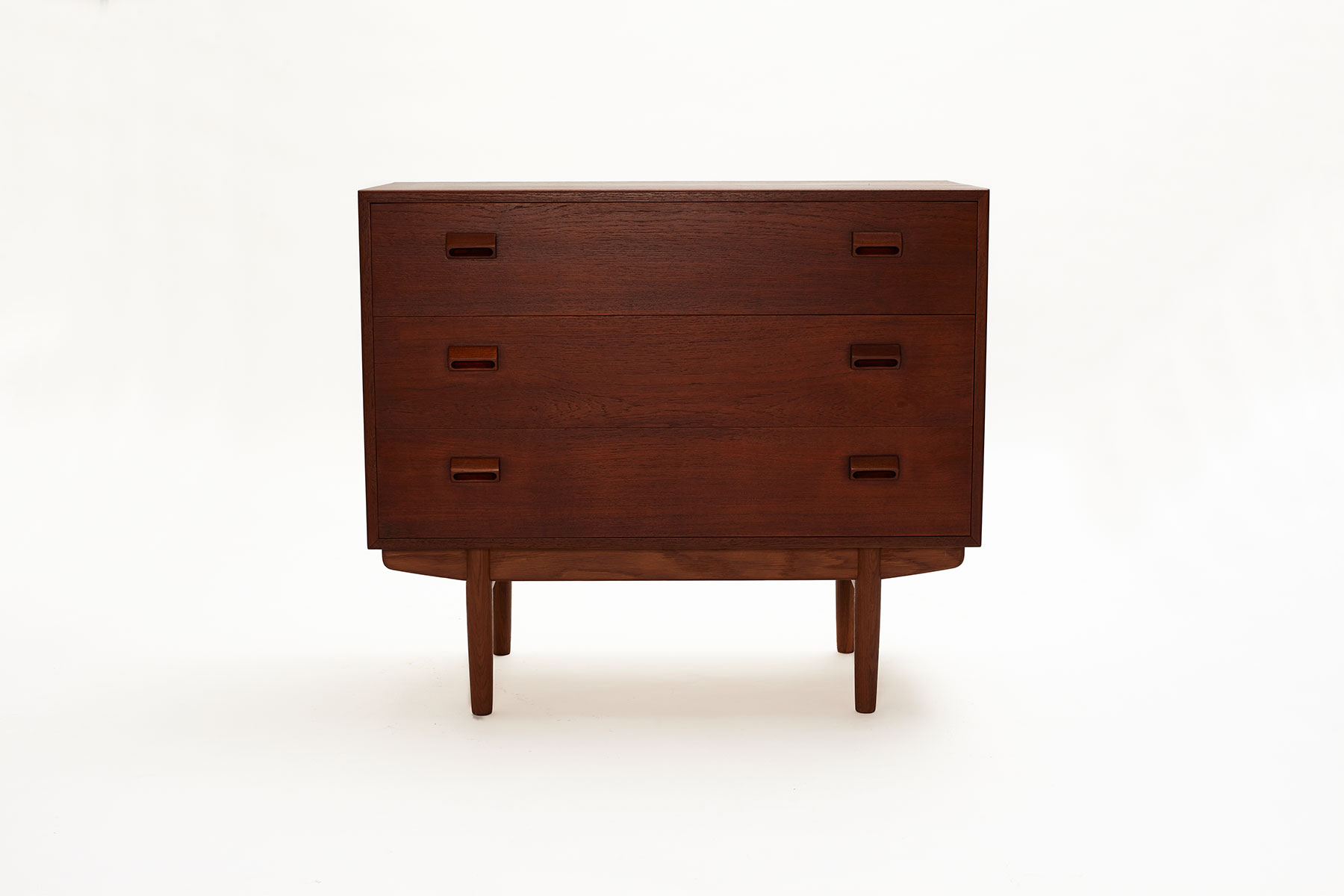 yw_borge_mogensen_vanity_dresser_front_view