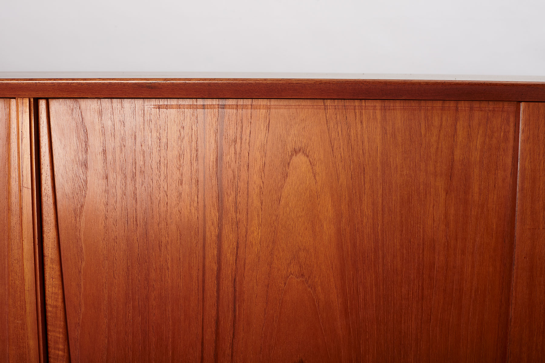 yw_omann_jun_highboard_Top_marks Model 19 Highboard designed by Gunni Omann for Omann Jun Møbelfabrik, Denmark 1960S