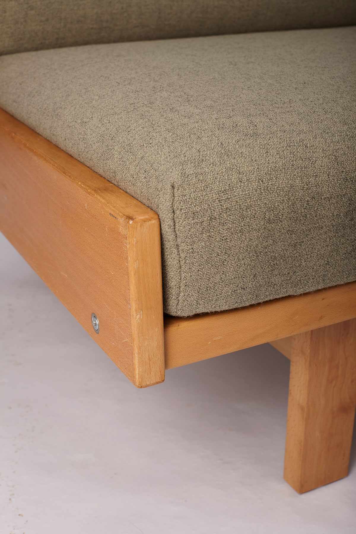 Daybed designed by Hans Wegner for Getama, Denmark 1950s.