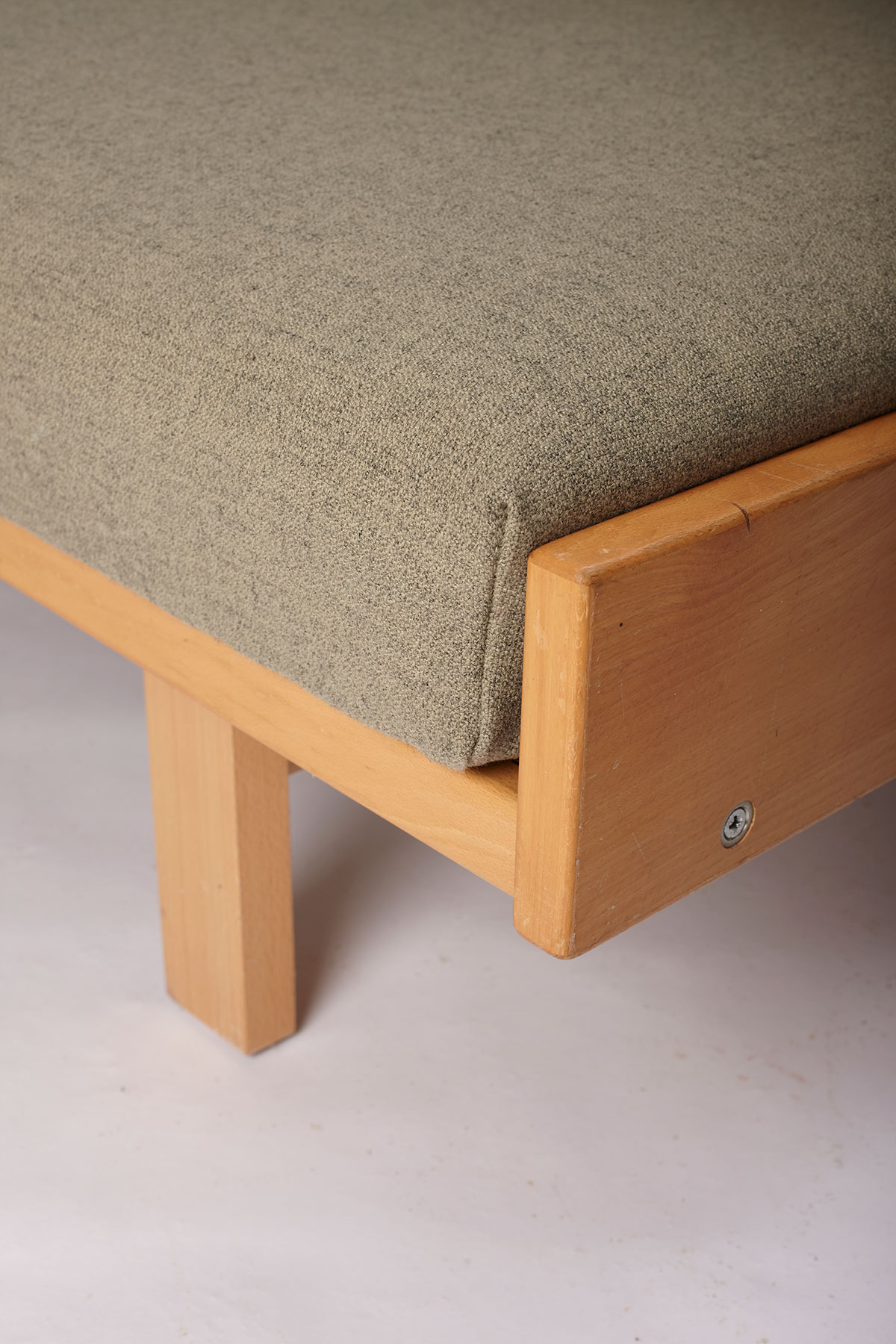 Daybed designed by Hans Wegner for Getama, Denmark 1950s.