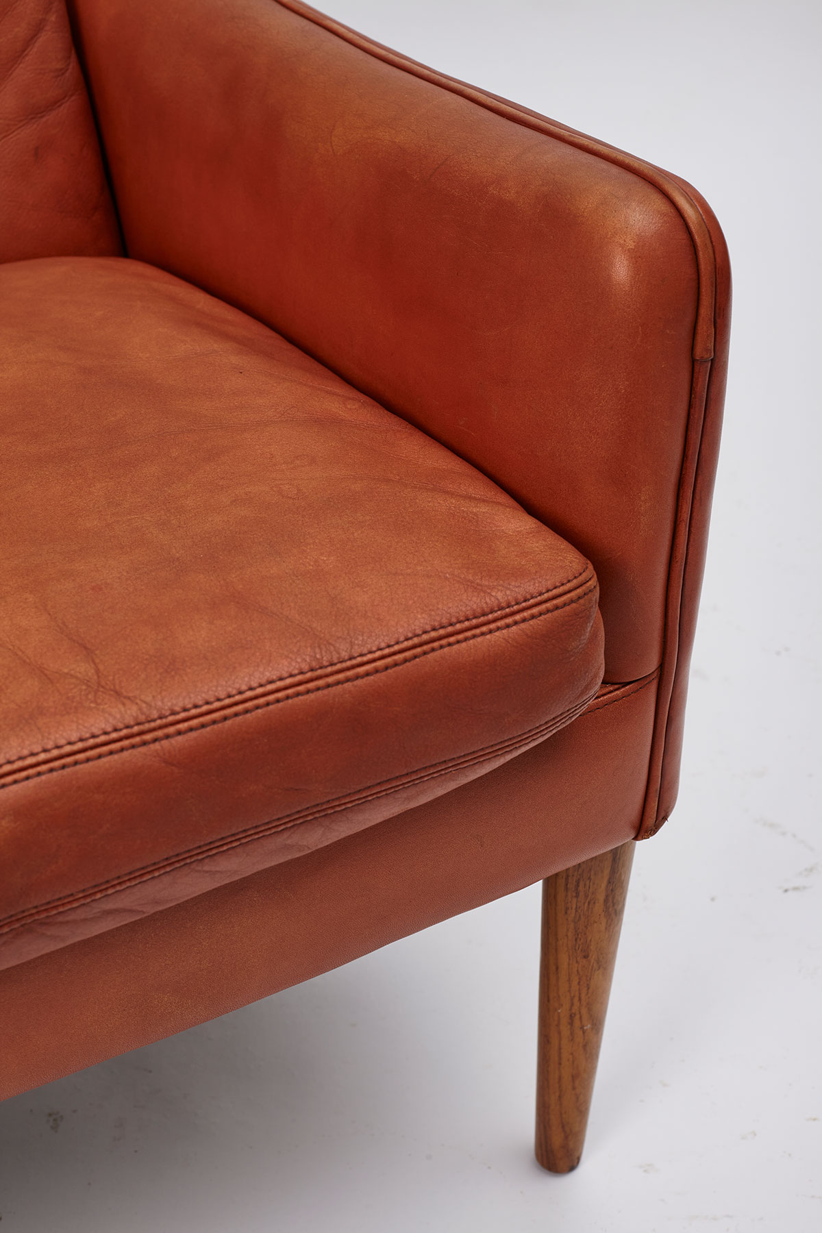 yw_hans_olsen_cs_mobler_800_easychair_left_armrest_inside Model 800 Easy Chair designed by Hans Olsen for C/S Møbler, pictured on a white background