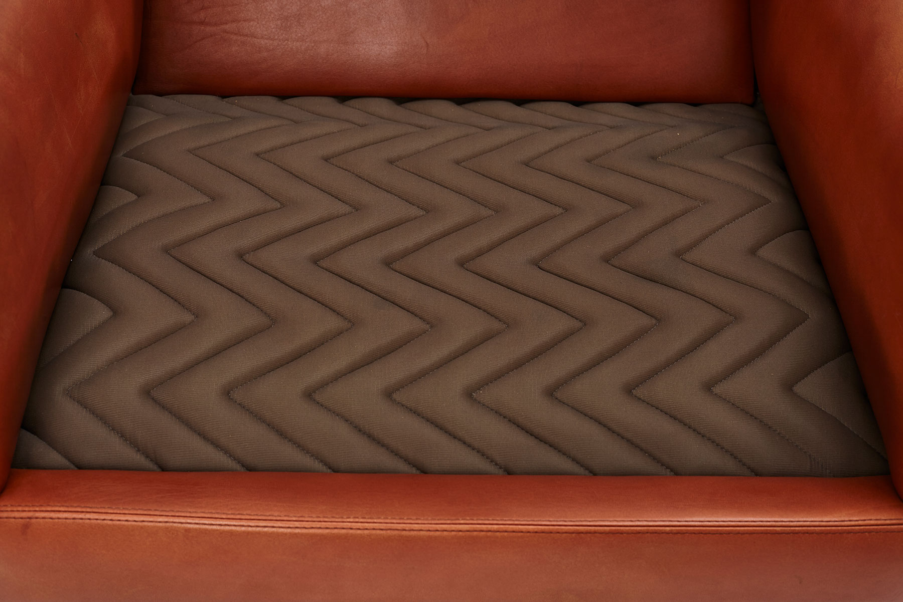 yw_hans_olsen_cs_mobler_800_easychair_seat_bottom_detail