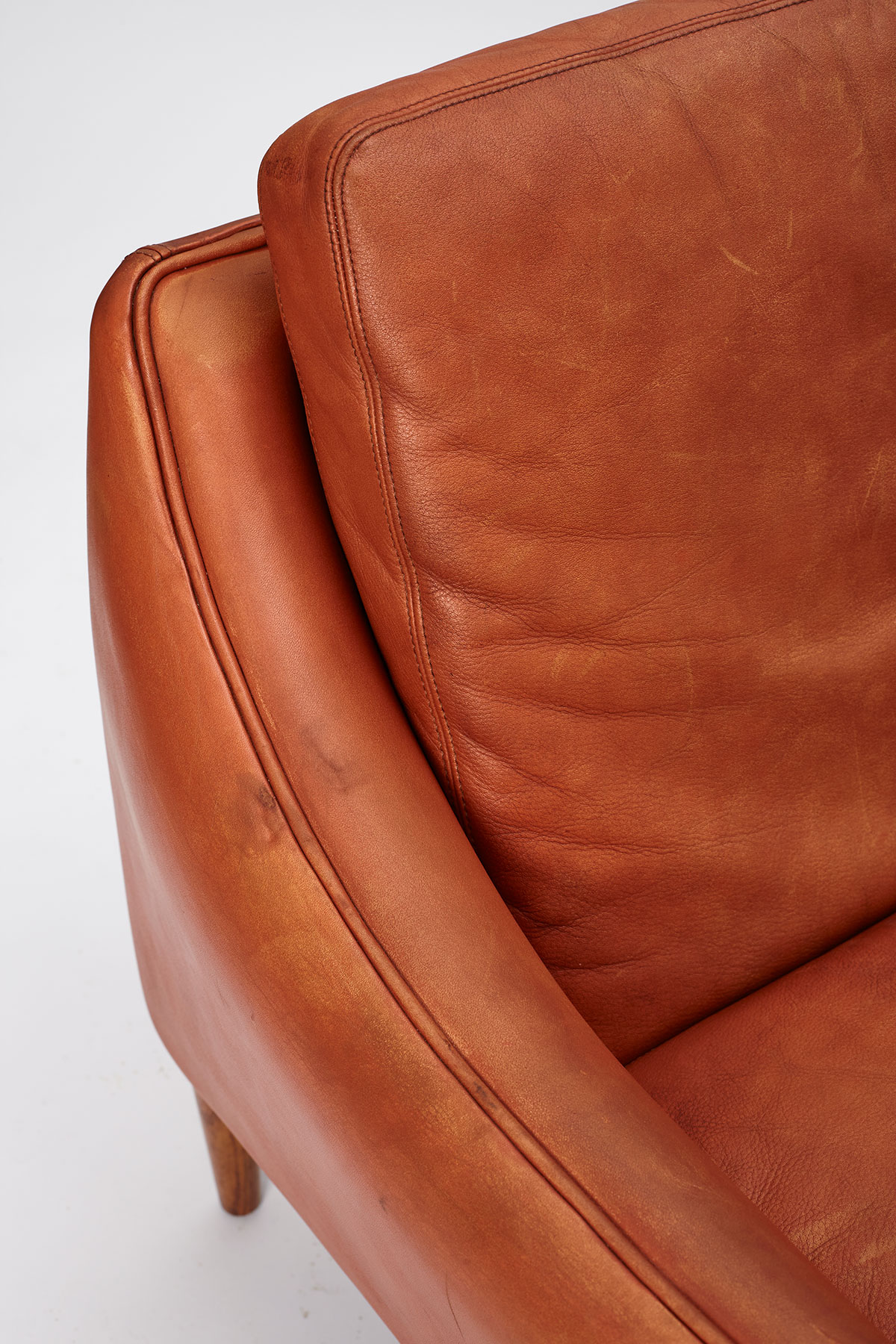 yw_hans_olsen_cs_mobler_800_easychair_top_right_corner_detail.jpg